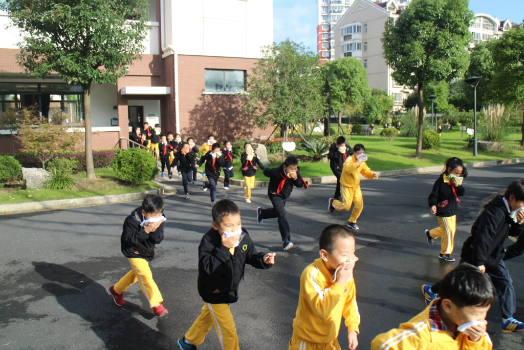 消防疏散演练照片1.JPG